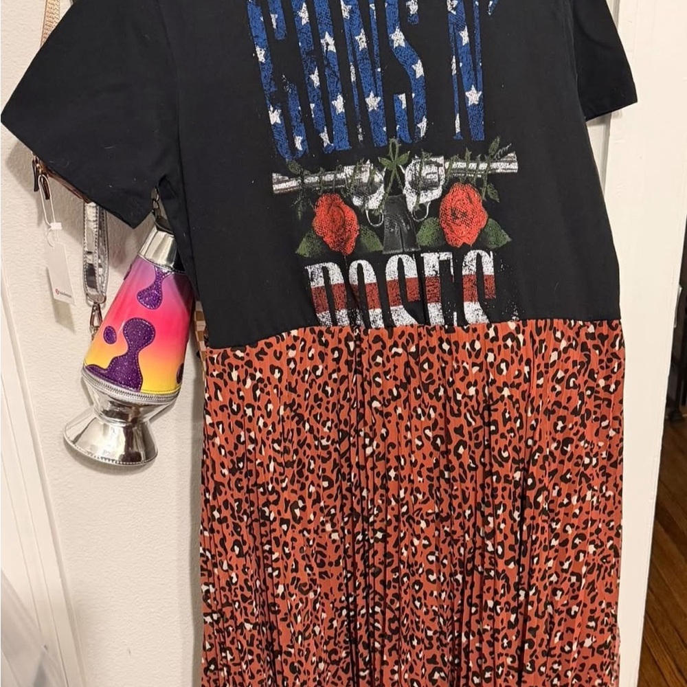 Stylish Black and Orange Guns N Roses